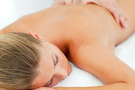 ブランド直営サロンでご褒美スパ ざくろ フェイスケアトライアルセット 付 ざくろモイスチャーフェイシャル 70分 ヴェレダ トリートメント ショップ 横浜ベイクォーター店 一休 Comスパ